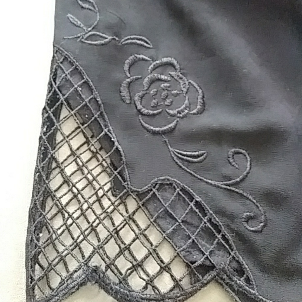 Shorts - Picture 4 of 5